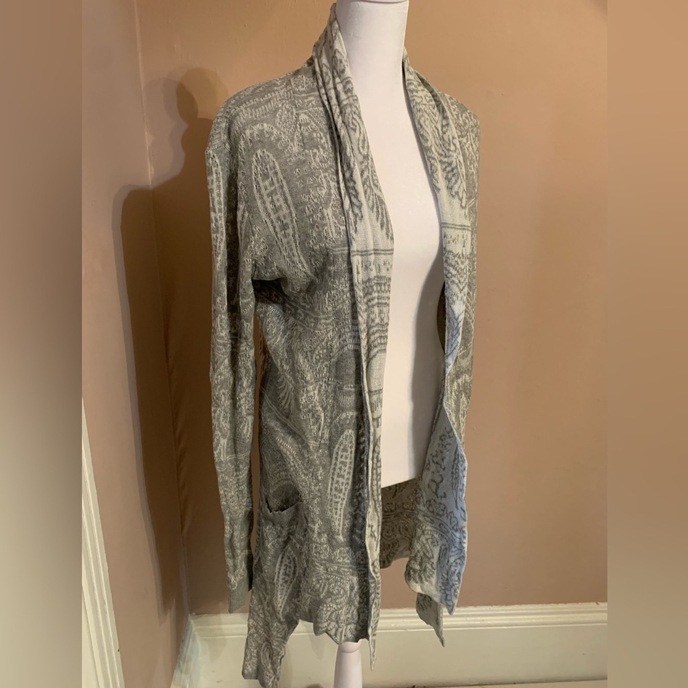 Sun & Shadow Gray Paisley Cardigan, size Small, boho, bohemian